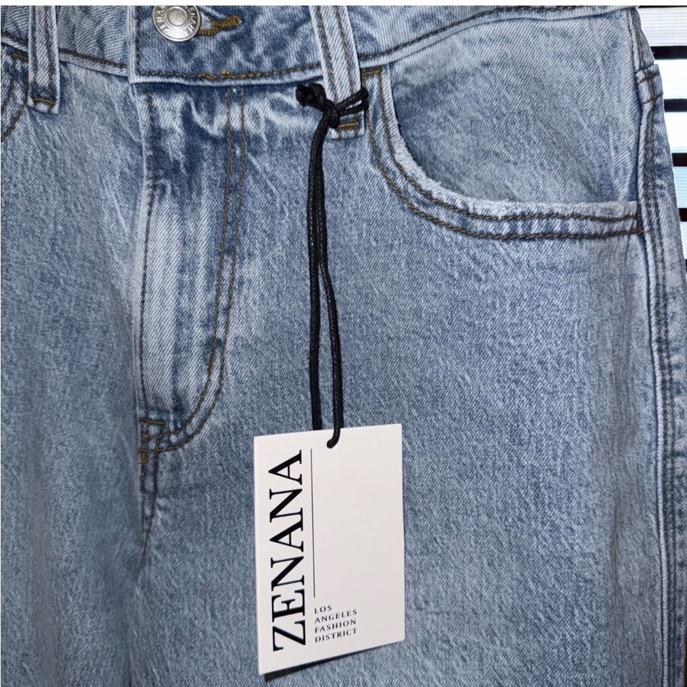 Zenana Women’s Sz 25 Size 2 Light Wash Boyfriend Cuff Wide Leg High Rise Jeans - Picture 4 of 7